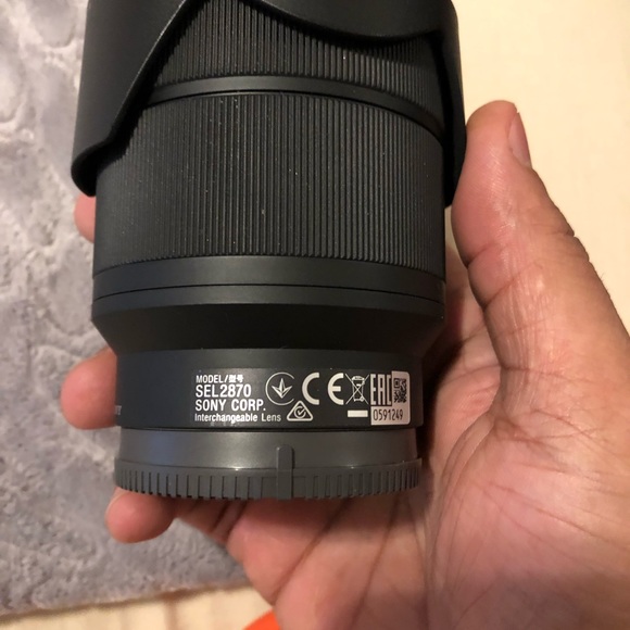 Sony camera lens model sel2870 - Picture 3 of 5
